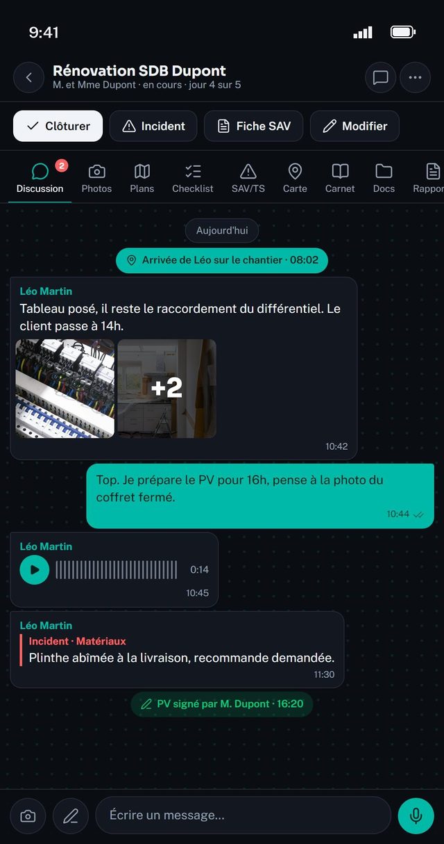 Discussion d'équipe sur un chantier